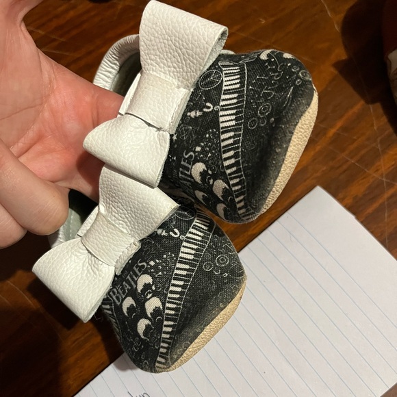 Handmade Genuine Toddler Moccasins - Picture 2 of 2